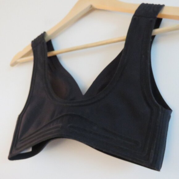 LULULEMON Get in Line Bra *Light Support, A/B Cups Black / Black - Size 2 - Picture 11 of 12